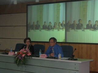 美国乔治城大学欧亚、俄罗斯东欧研究中心主任安吉拉.斯坦特（Angela E.Stent）教授学术报告会