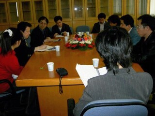 法国巴黎一大Julien教授访问华东师大国关研究院并与教师座谈 