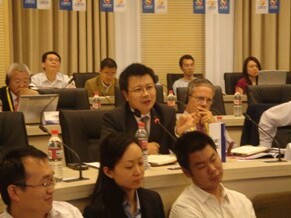 杨成副主任应邀参加上海论坛