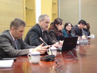 俄罗斯外交部副司长萨佐诺夫上海座谈会