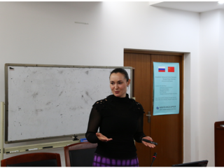 圣彼得堡国立大学Н.В.Ковалевская副教授访问俄中心