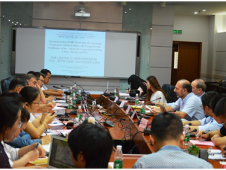 杨成副教授主持上海市社联学术专场活动