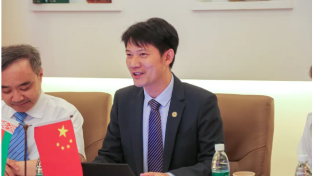 华东师范大学与白俄罗斯总统管理学院联合举办“铭记历史 共创未来”学术研讨会